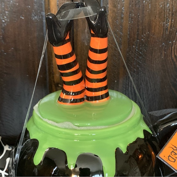 Potter’s Studio Witch Legs Halloween Cauldron Teapot with Spider Web Spout - Picture 3 of 14